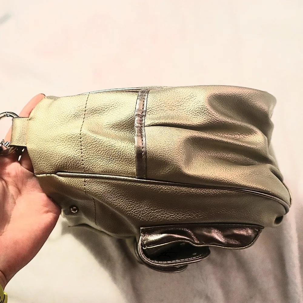 Y2K SATCHEL BAG Kathy New Zealand Light Gold Metallic Handbag 90s Pockets Winter - Picture 10 of 13